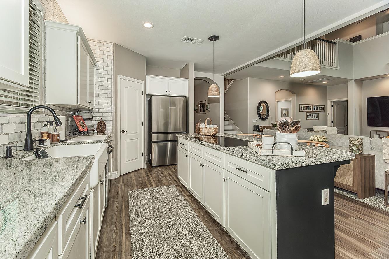 1175 Applegate Ave, Clovis, CA 93611