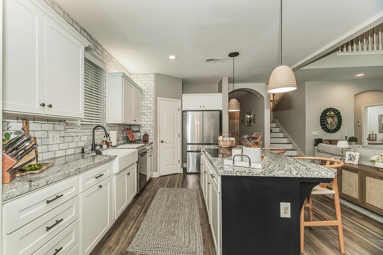 1175 Applegate Ave, Clovis, CA 93611