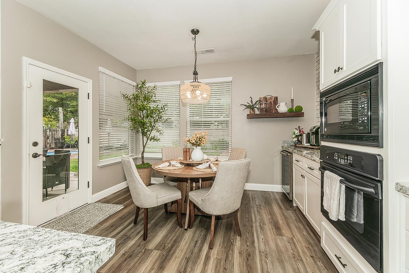 1175 Applegate Ave, Clovis, CA 93611