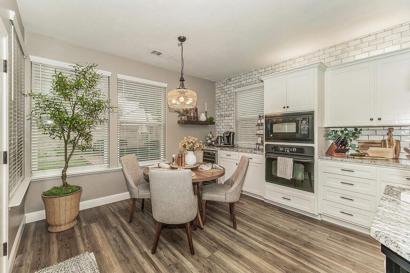 1175 Applegate Ave, Clovis, CA 93611