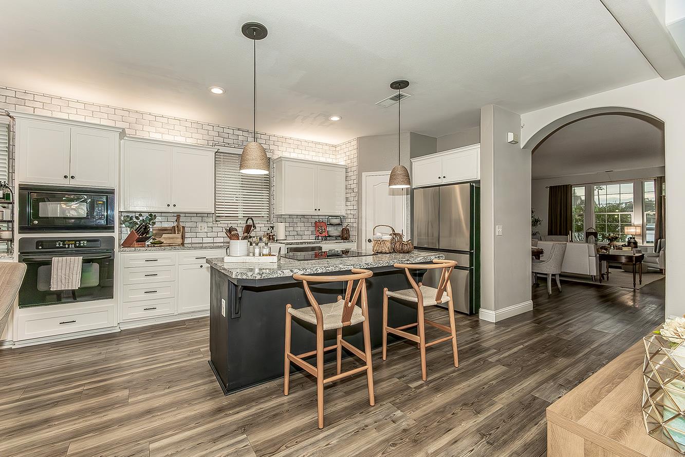 1175 Applegate Ave, Clovis, CA 93611