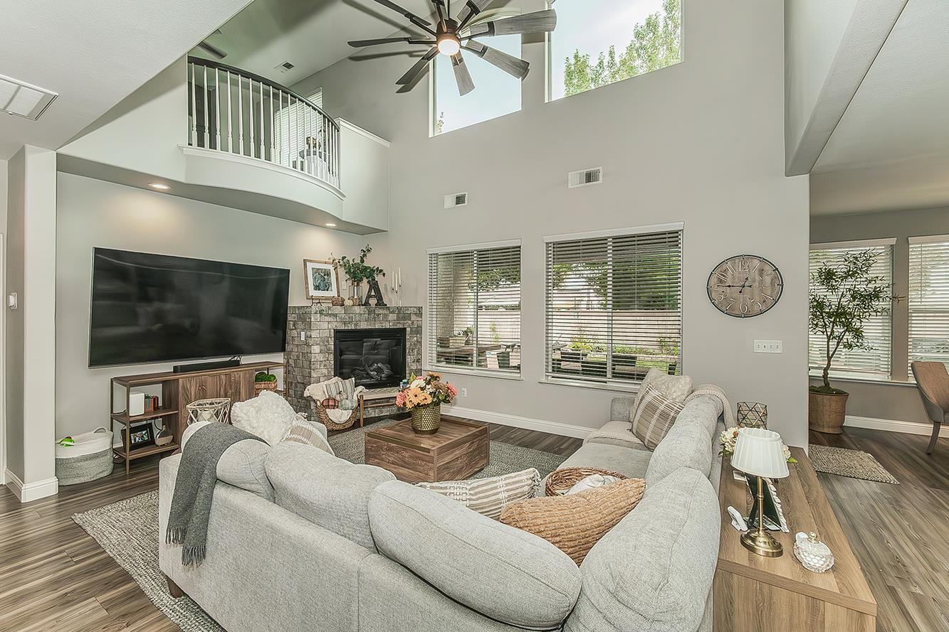 1175 Applegate Ave, Clovis, CA 93611