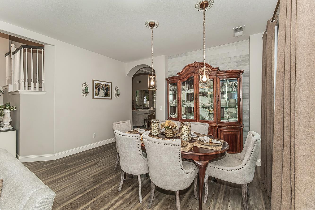 1175 Applegate Ave, Clovis, CA 93611