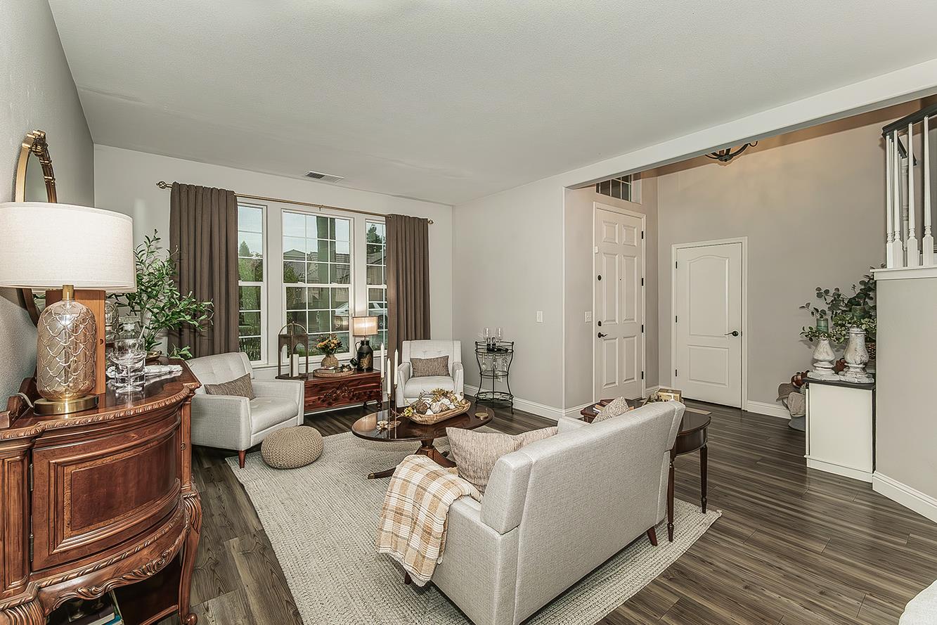 1175 Applegate Ave, Clovis, CA 93611