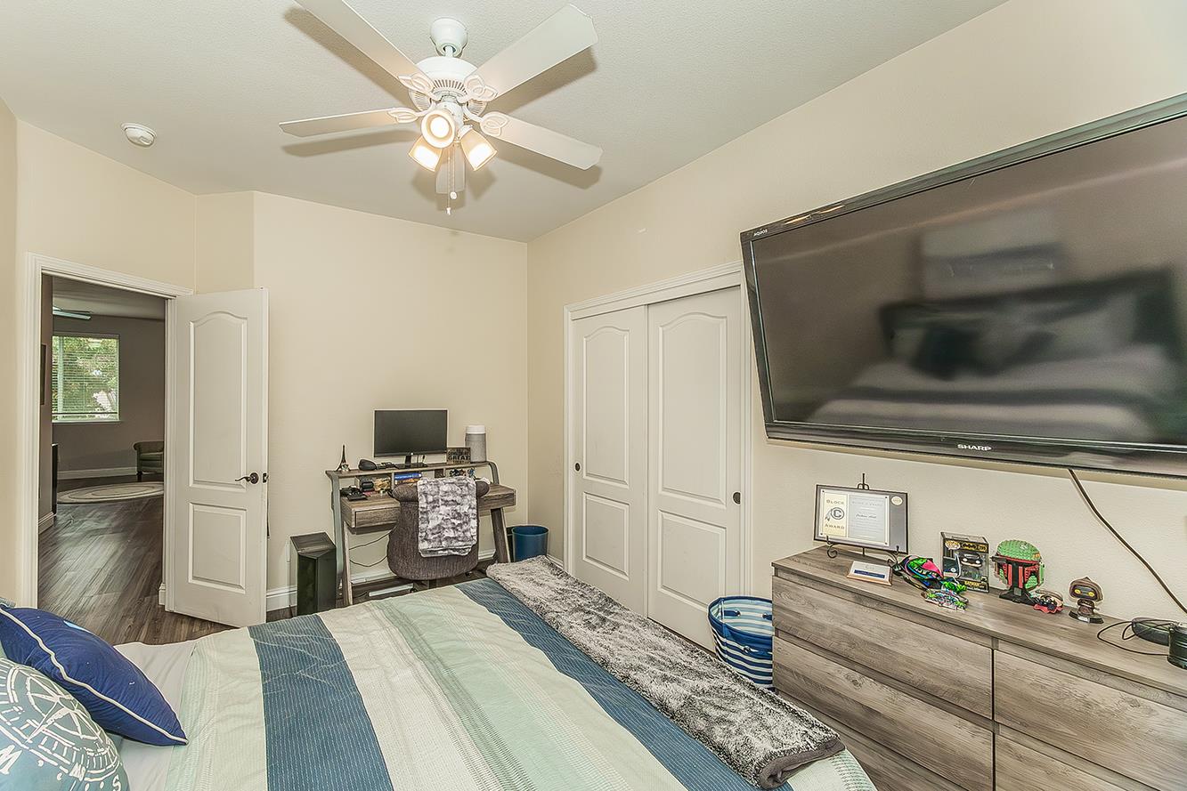 1175 Applegate Ave, Clovis, CA 93611