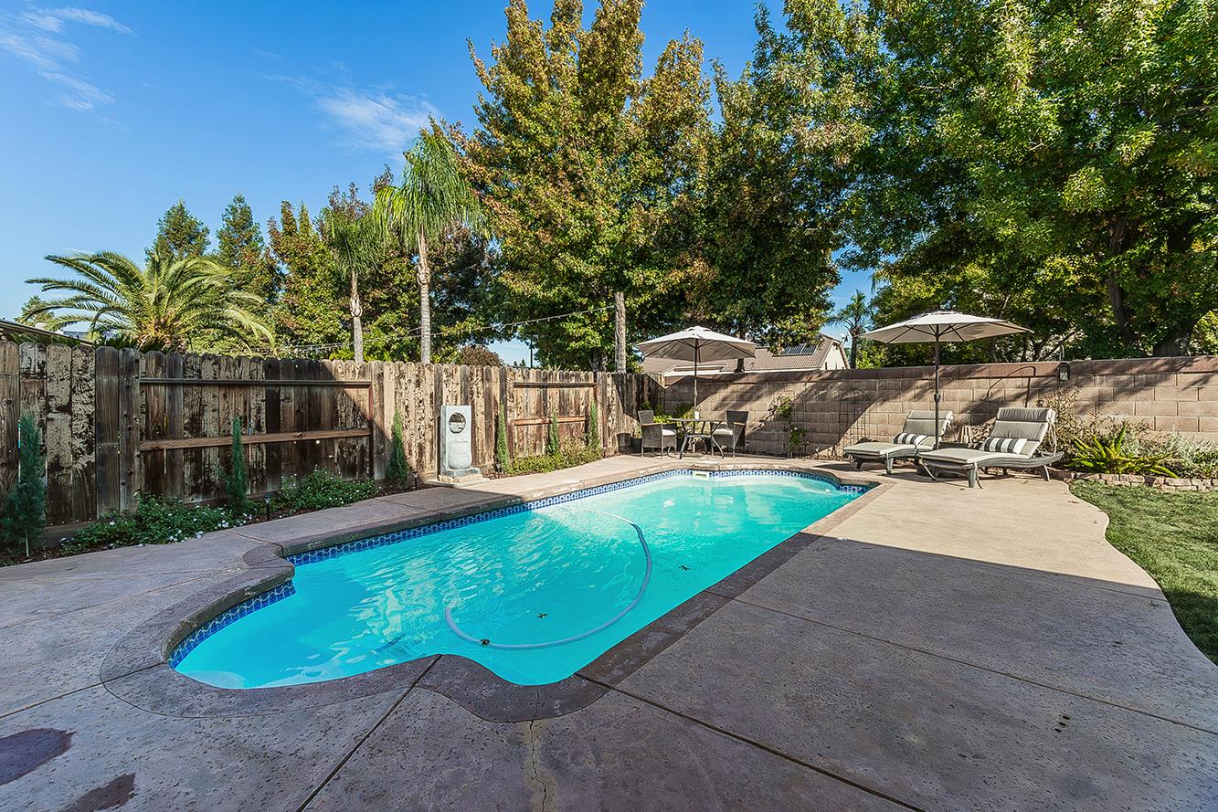 1175 Applegate Ave, Clovis, CA 93611