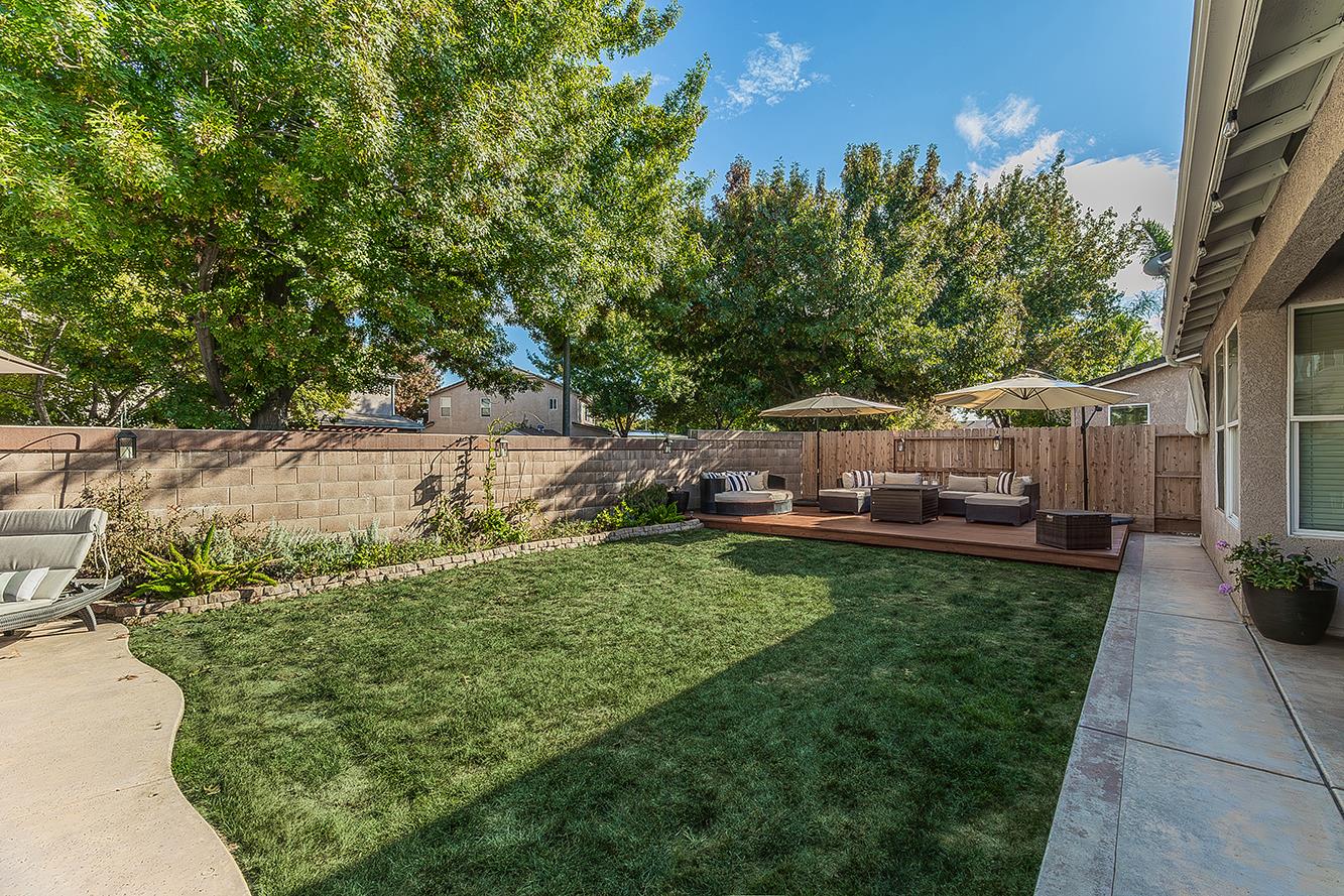 1175 Applegate Ave, Clovis, CA 93611