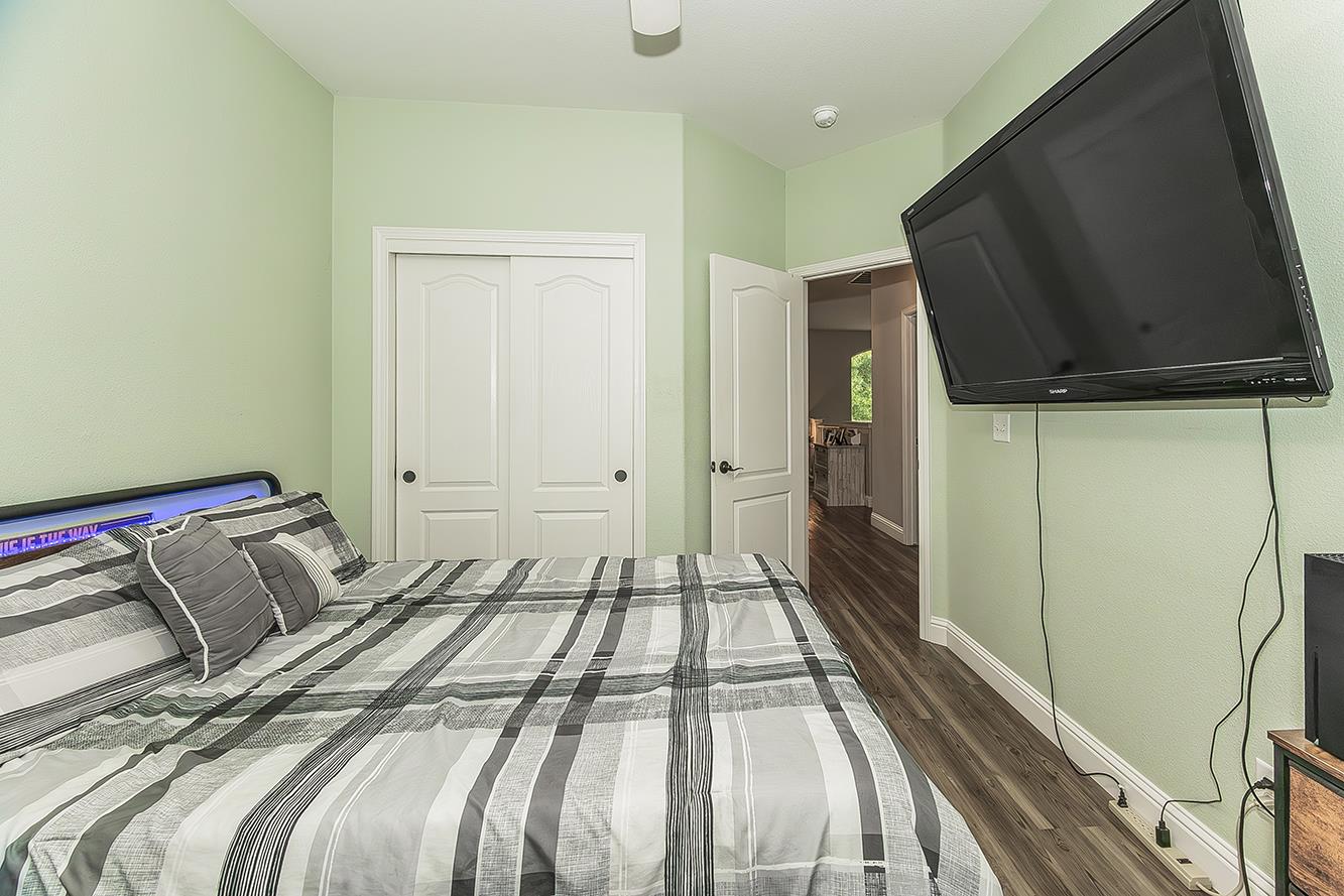 1175 Applegate Ave, Clovis, CA 93611