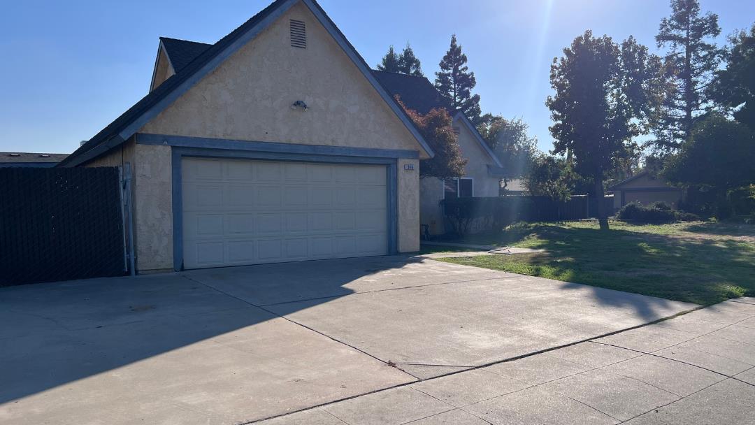 346 W Fremont Ave, Clovis, CA 93612
