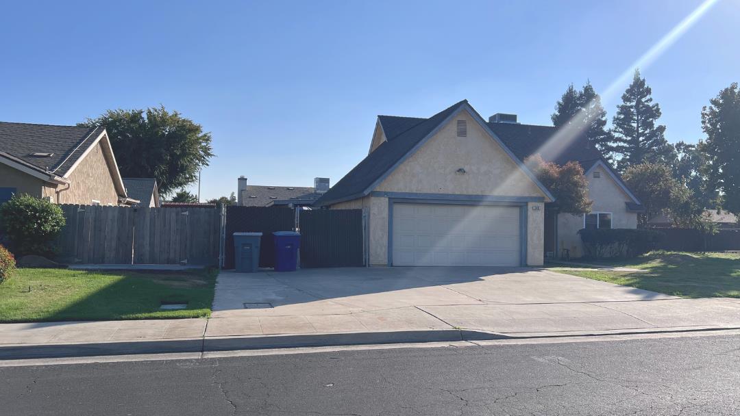 346 W Fremont Ave, Clovis, CA 93612
