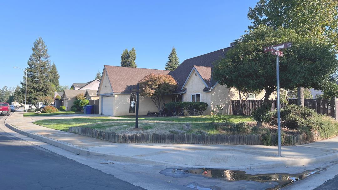346 W Fremont Ave, Clovis, CA 93612