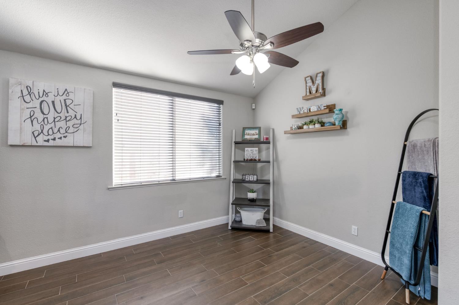 2334 Sierra Madre Ave, Clovis, CA 93611