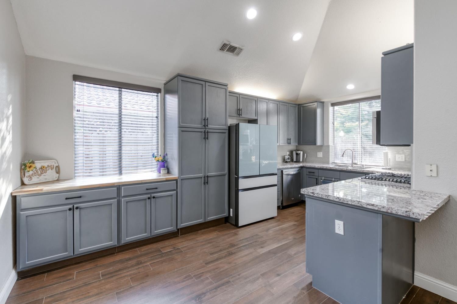 2334 Sierra Madre Ave, Clovis, CA 93611