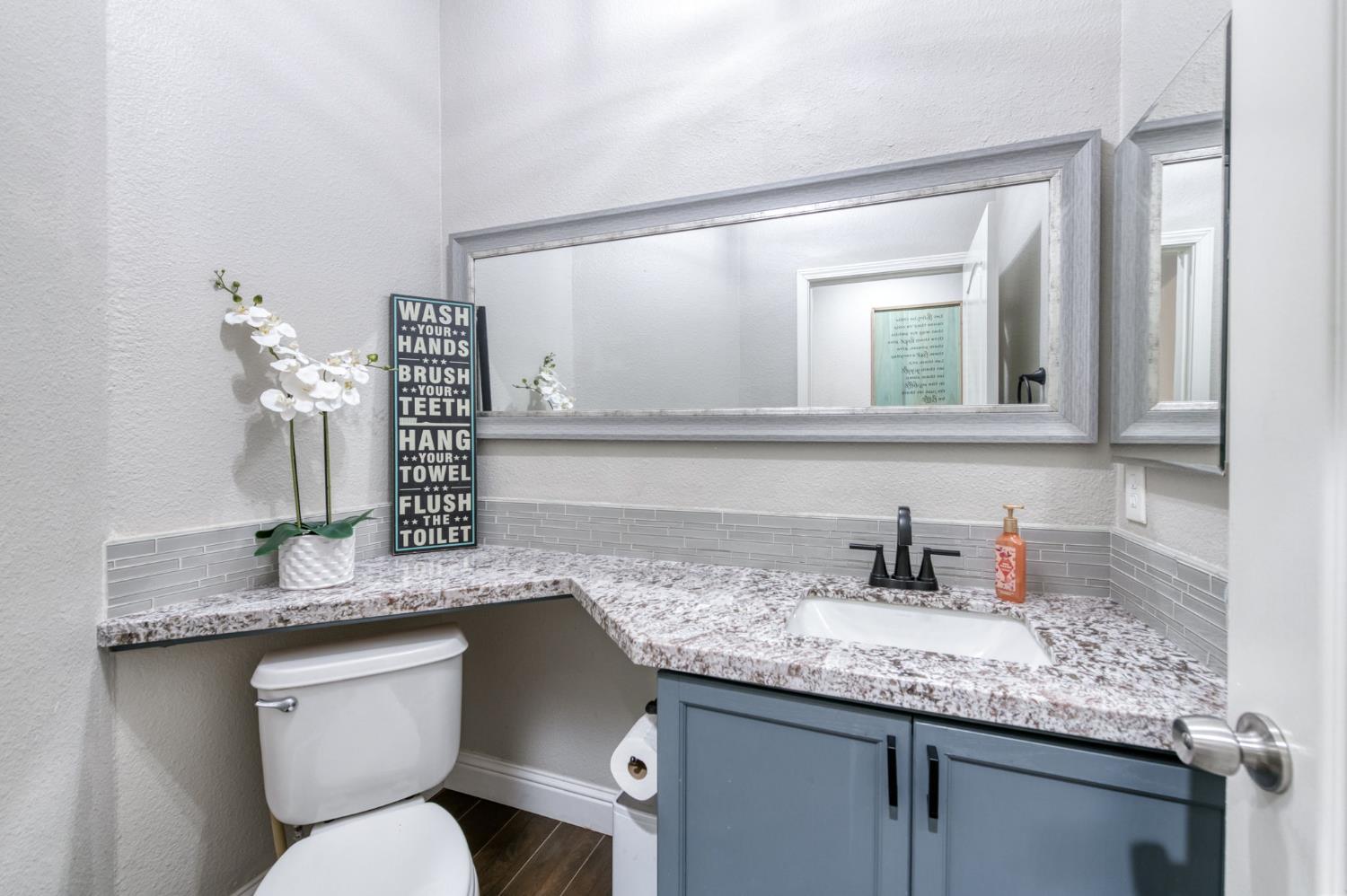 2334 Sierra Madre Ave, Clovis, CA 93611