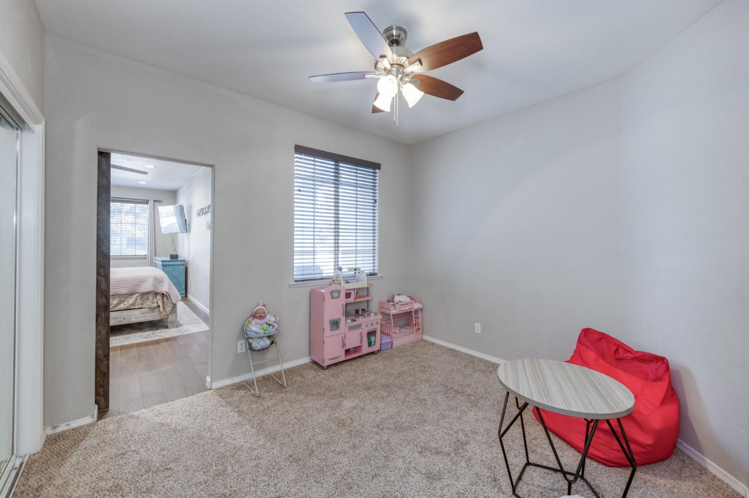 2334 Sierra Madre Ave, Clovis, CA 93611