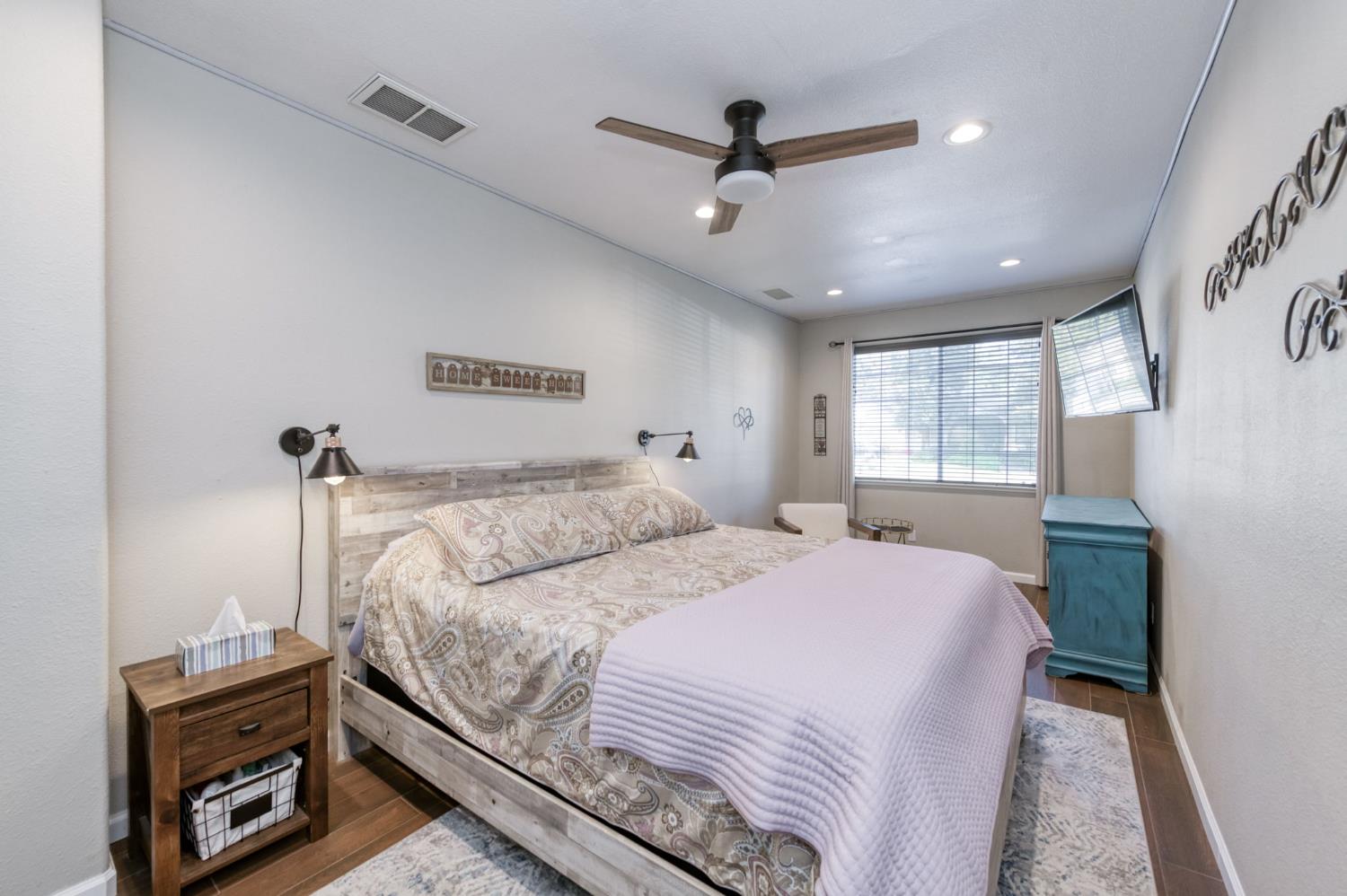 2334 Sierra Madre Ave, Clovis, CA 93611