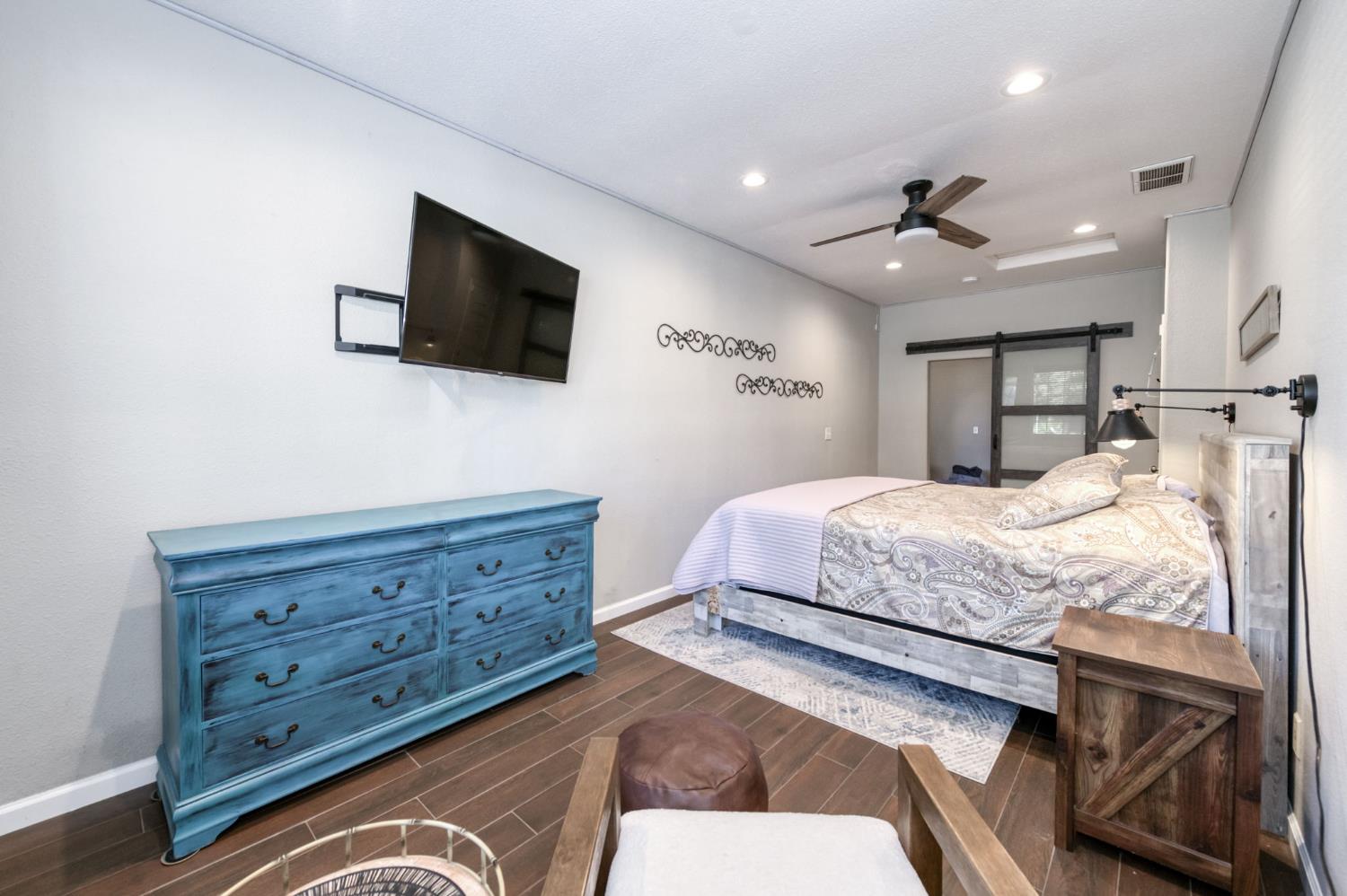 2334 Sierra Madre Ave, Clovis, CA 93611