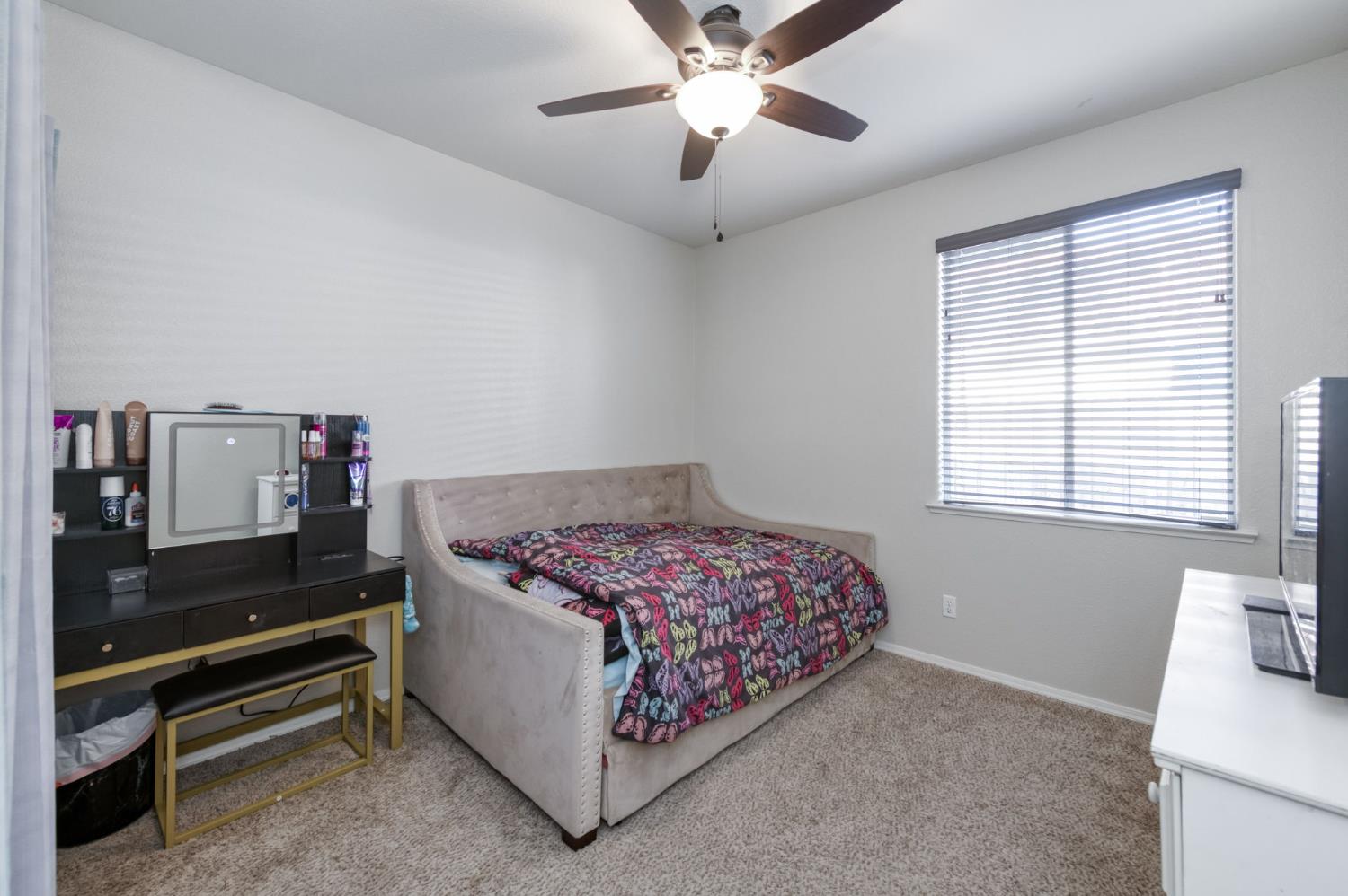 2334 Sierra Madre Ave, Clovis, CA 93611