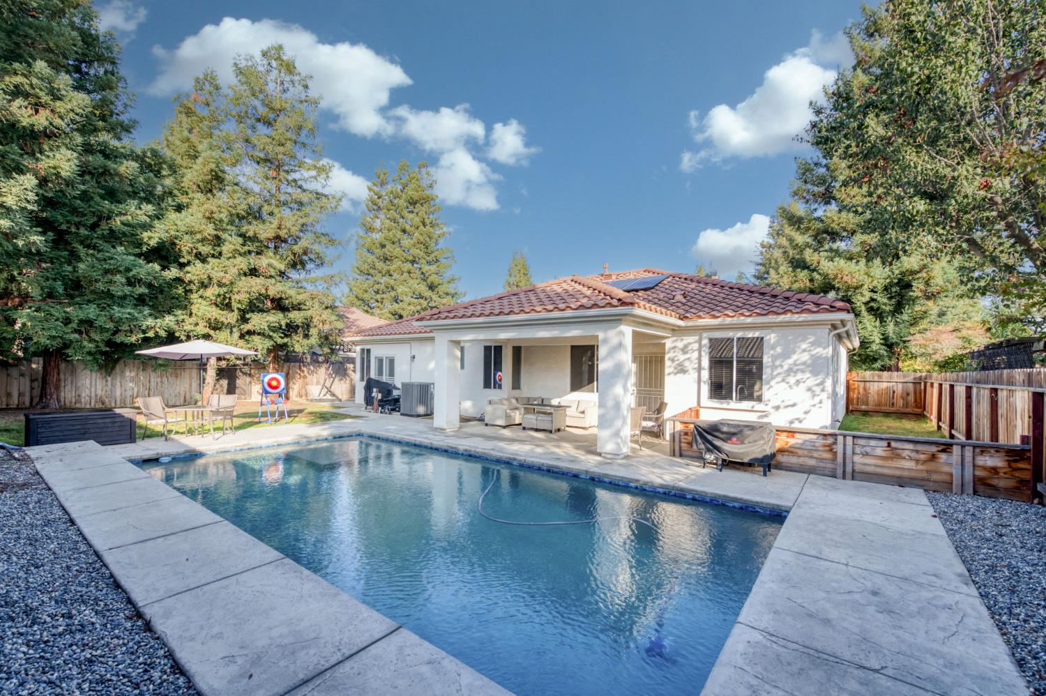 2334 Sierra Madre Ave, Clovis, CA 93611