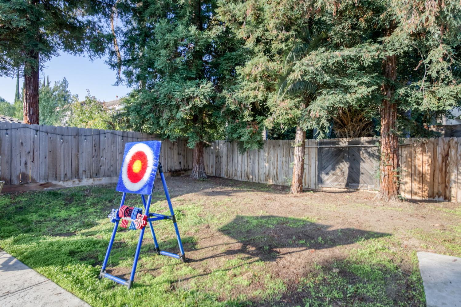 2334 Sierra Madre Ave, Clovis, CA 93611