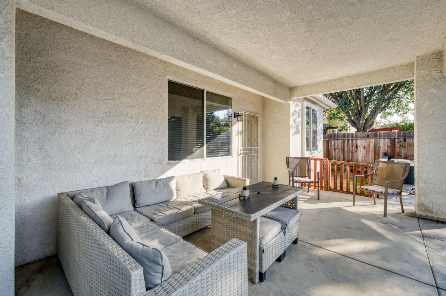 2334 Sierra Madre Ave, Clovis, CA 93611