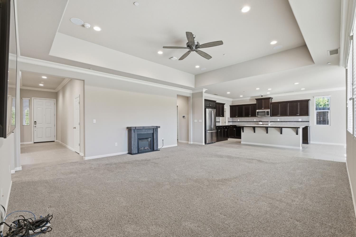 3938 Mecca Ave, Clovis, CA 93619