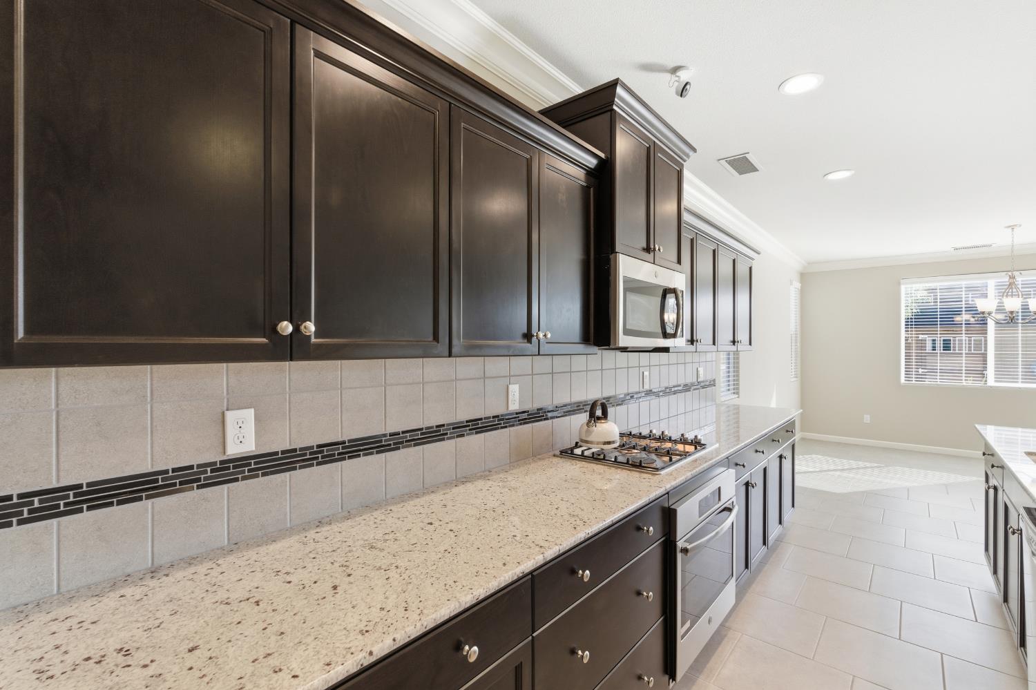 3938 Mecca Ave, Clovis, CA 93619