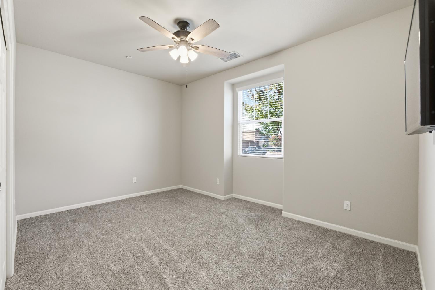 3938 Mecca Ave, Clovis, CA 93619