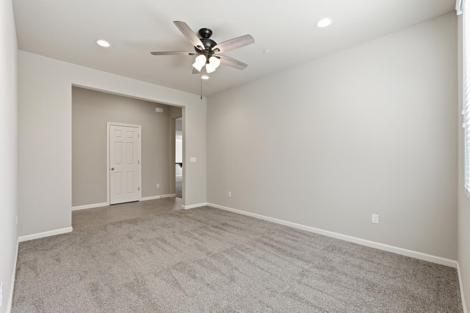 3938 Mecca Ave, Clovis, CA 93619