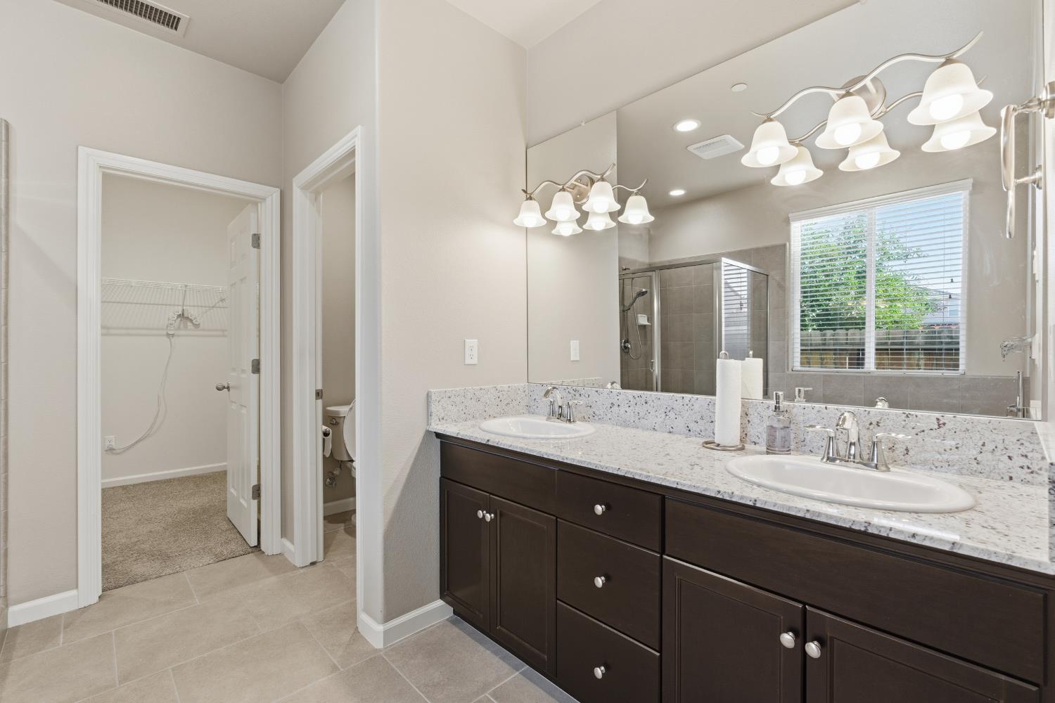 3938 Mecca Ave, Clovis, CA 93619