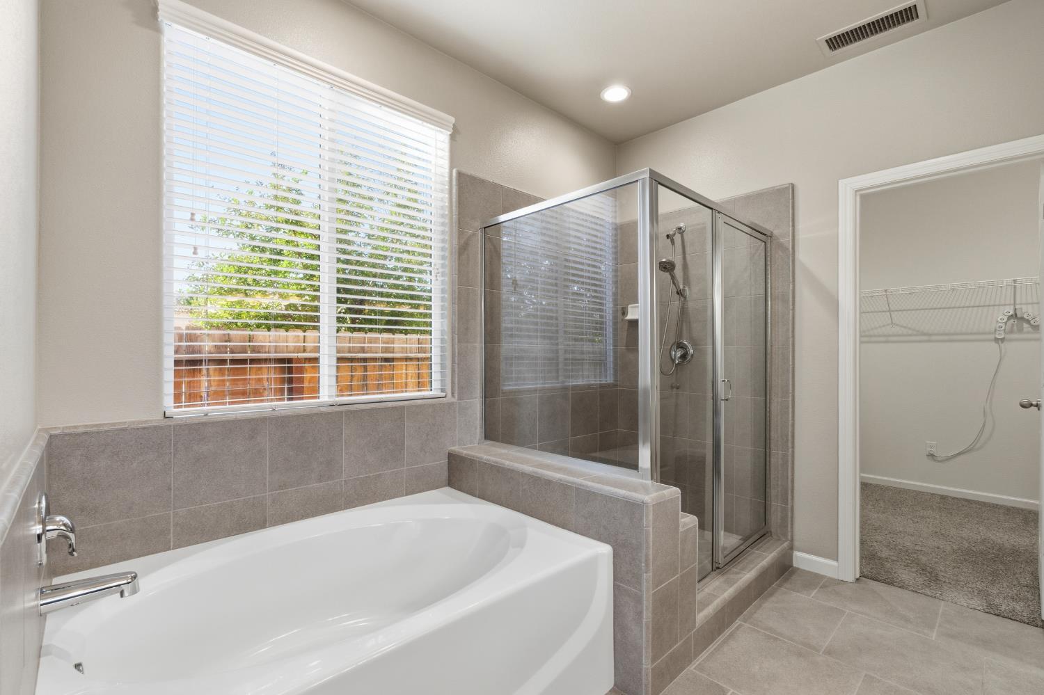 3938 Mecca Ave, Clovis, CA 93619