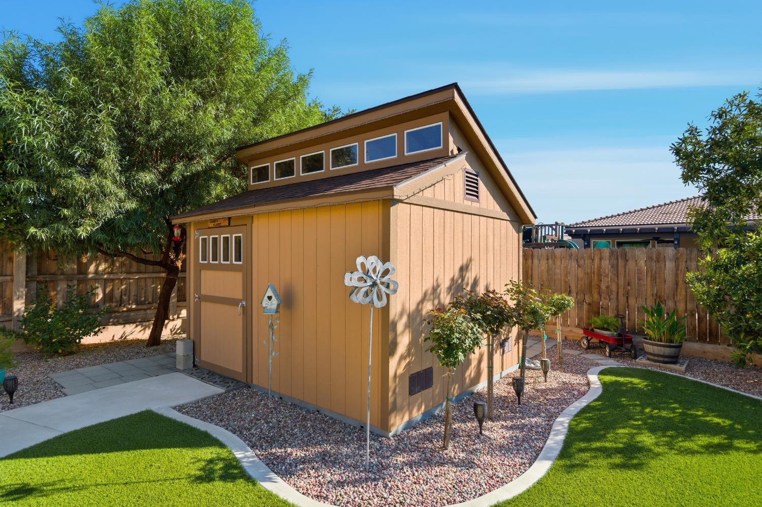 3938 Mecca Ave, Clovis, CA 93619