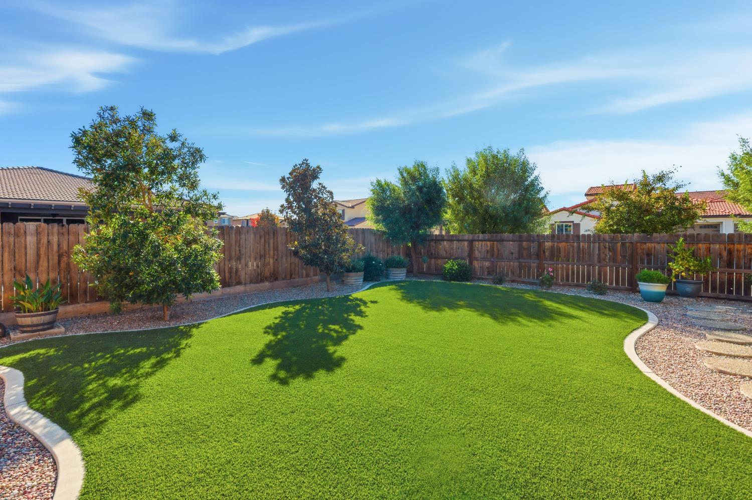 3938 Mecca Ave, Clovis, CA 93619