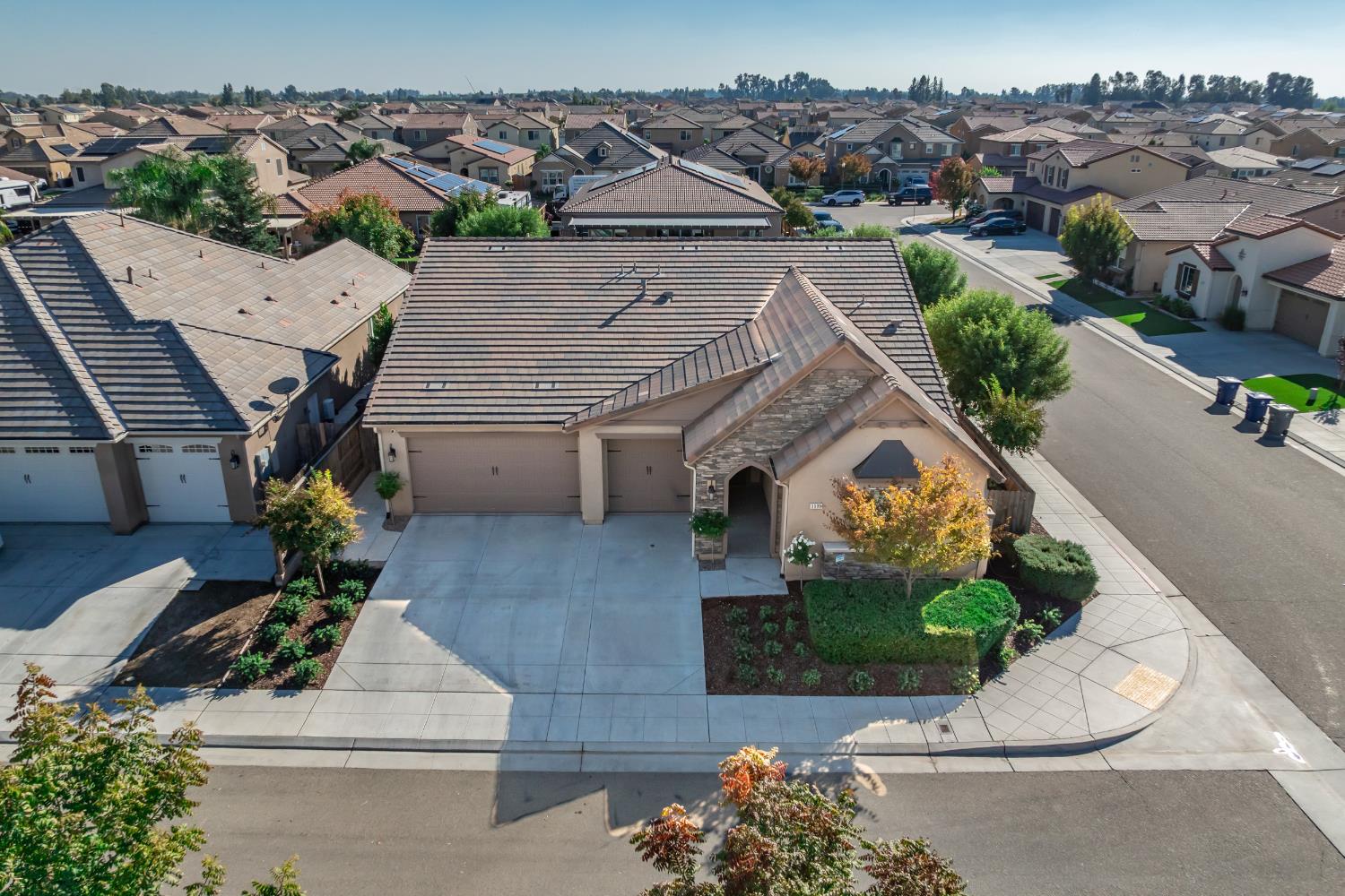 3938 Mecca Ave, Clovis, CA 93619