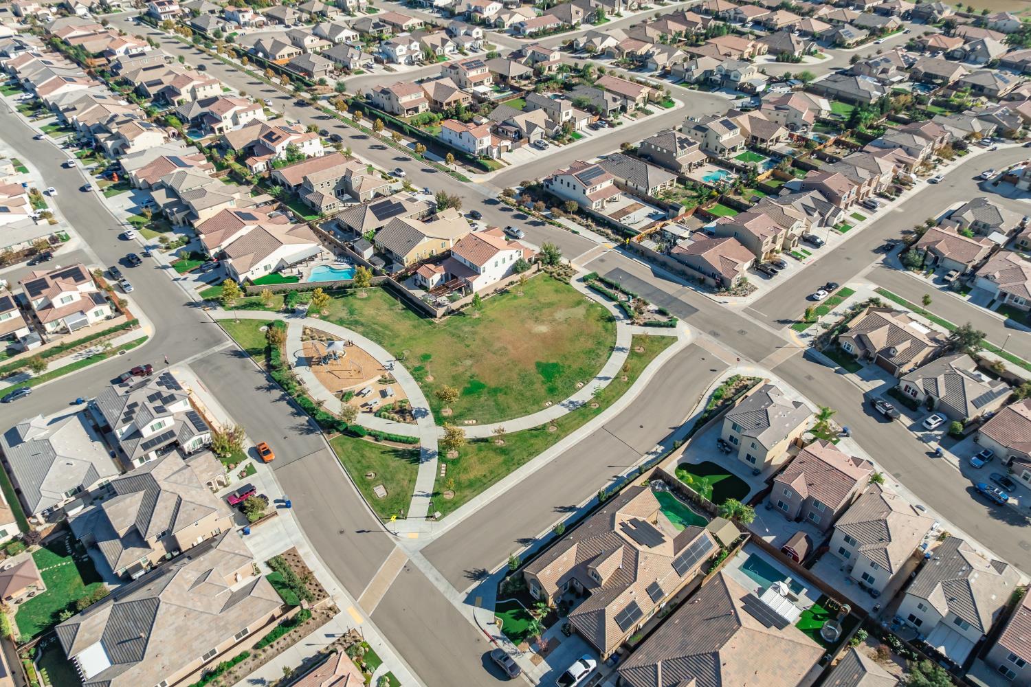 3938 Mecca Ave, Clovis, CA 93619