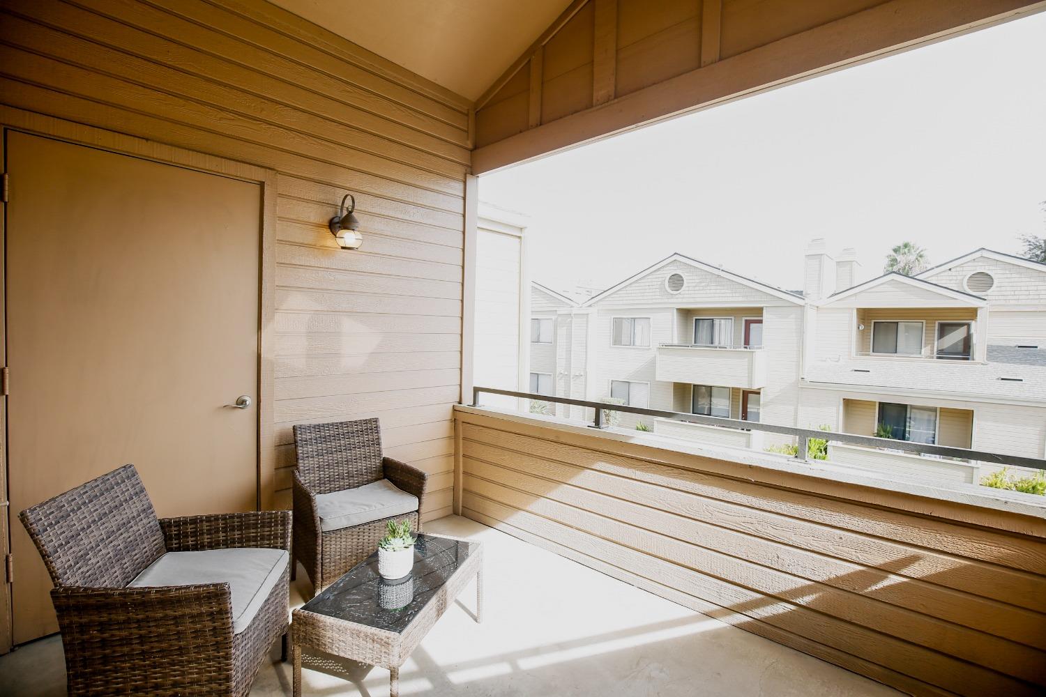 7675 N First St #225, Fresno, CA 93720