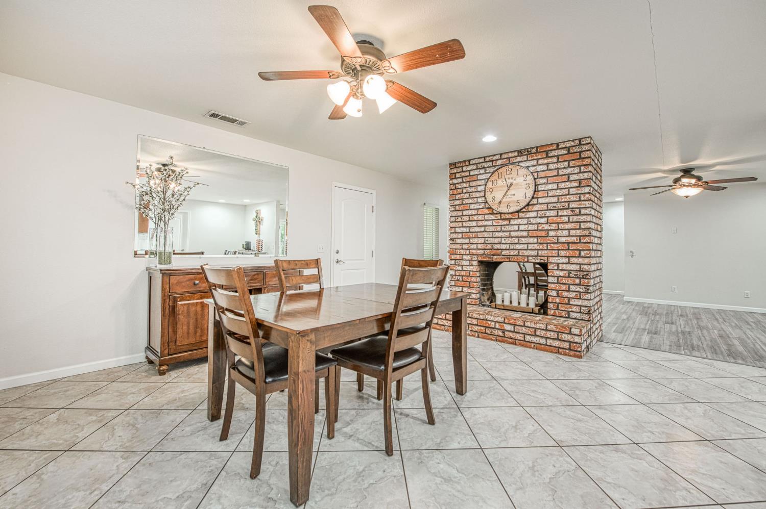 1091 Sierra Ave, Clovis, CA 93612