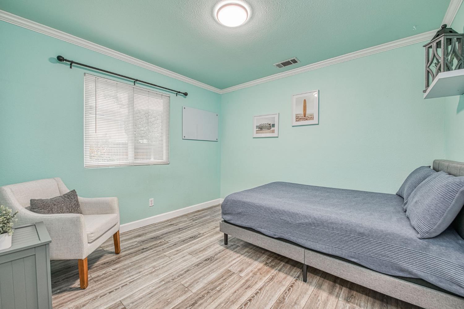 1091 Sierra Ave, Clovis, CA 93612