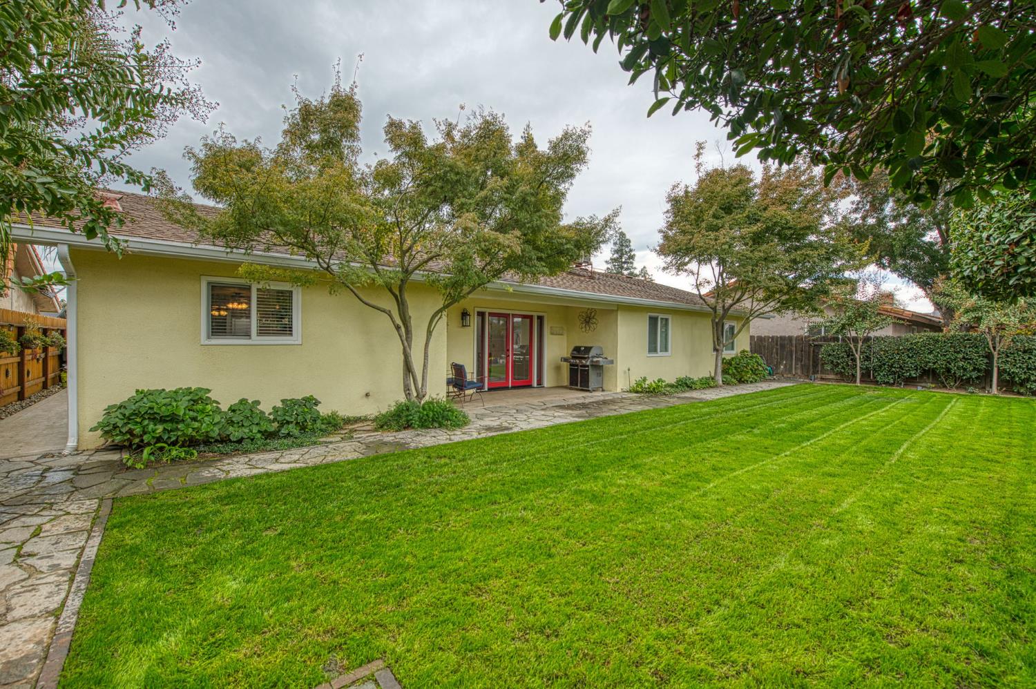 1091 Sierra Ave, Clovis, CA 93612