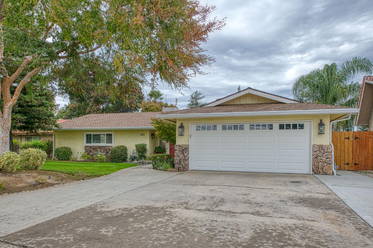 1091 Sierra Ave, Clovis, CA 93612