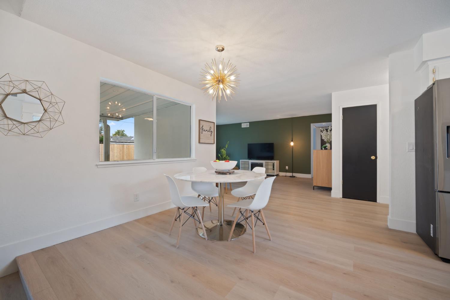 2932 Claremont Ave, Clovis, CA 93611