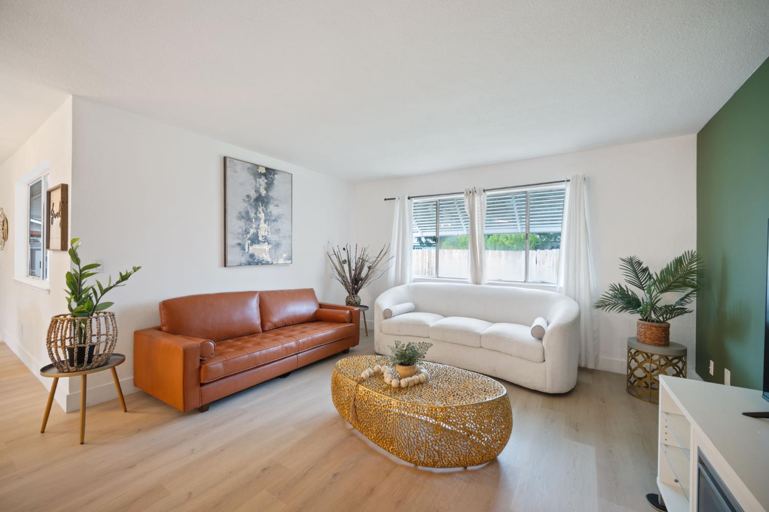 2932 Claremont Ave, Clovis, CA 93611