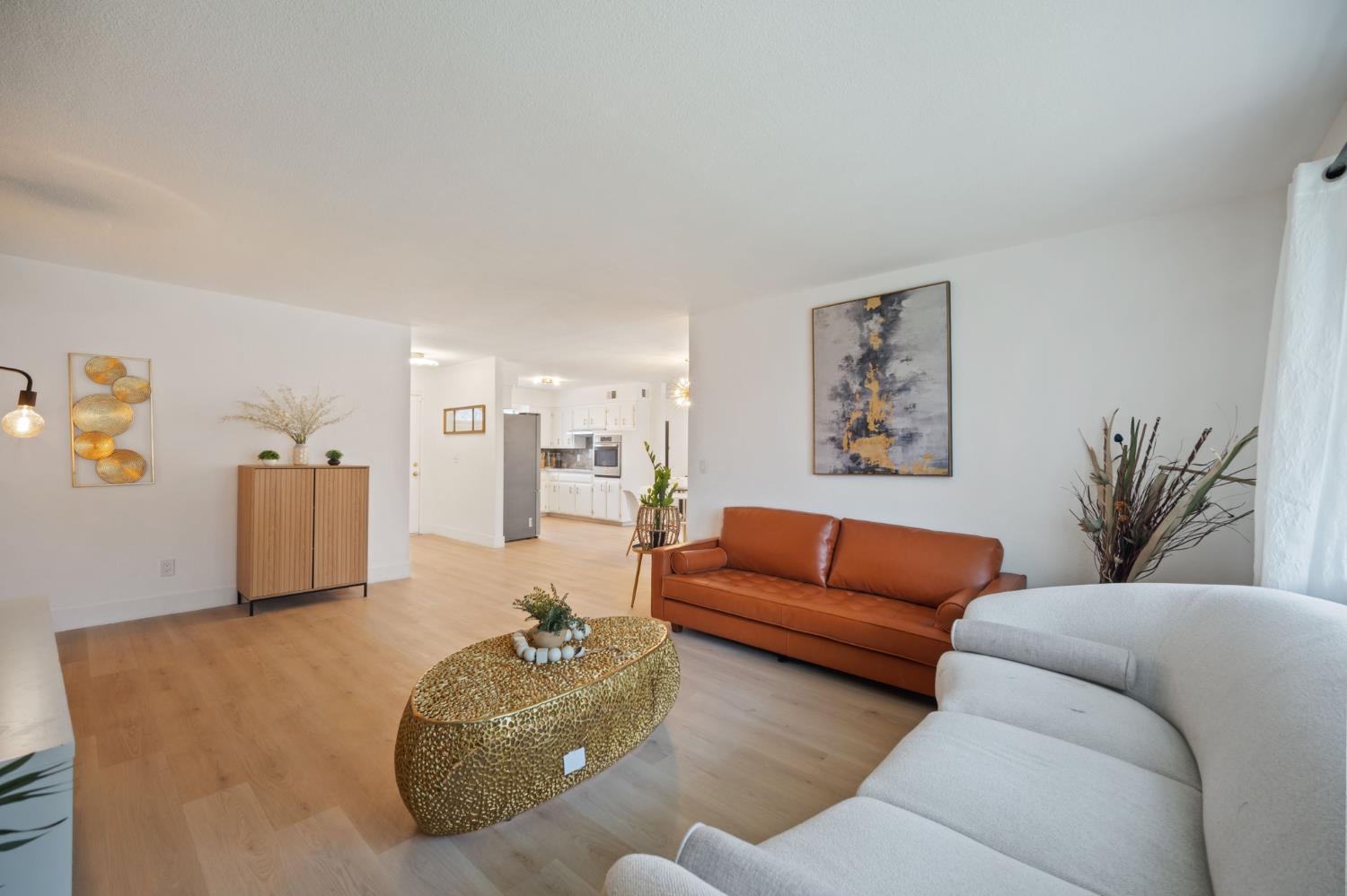 2932 Claremont Ave, Clovis, CA 93611