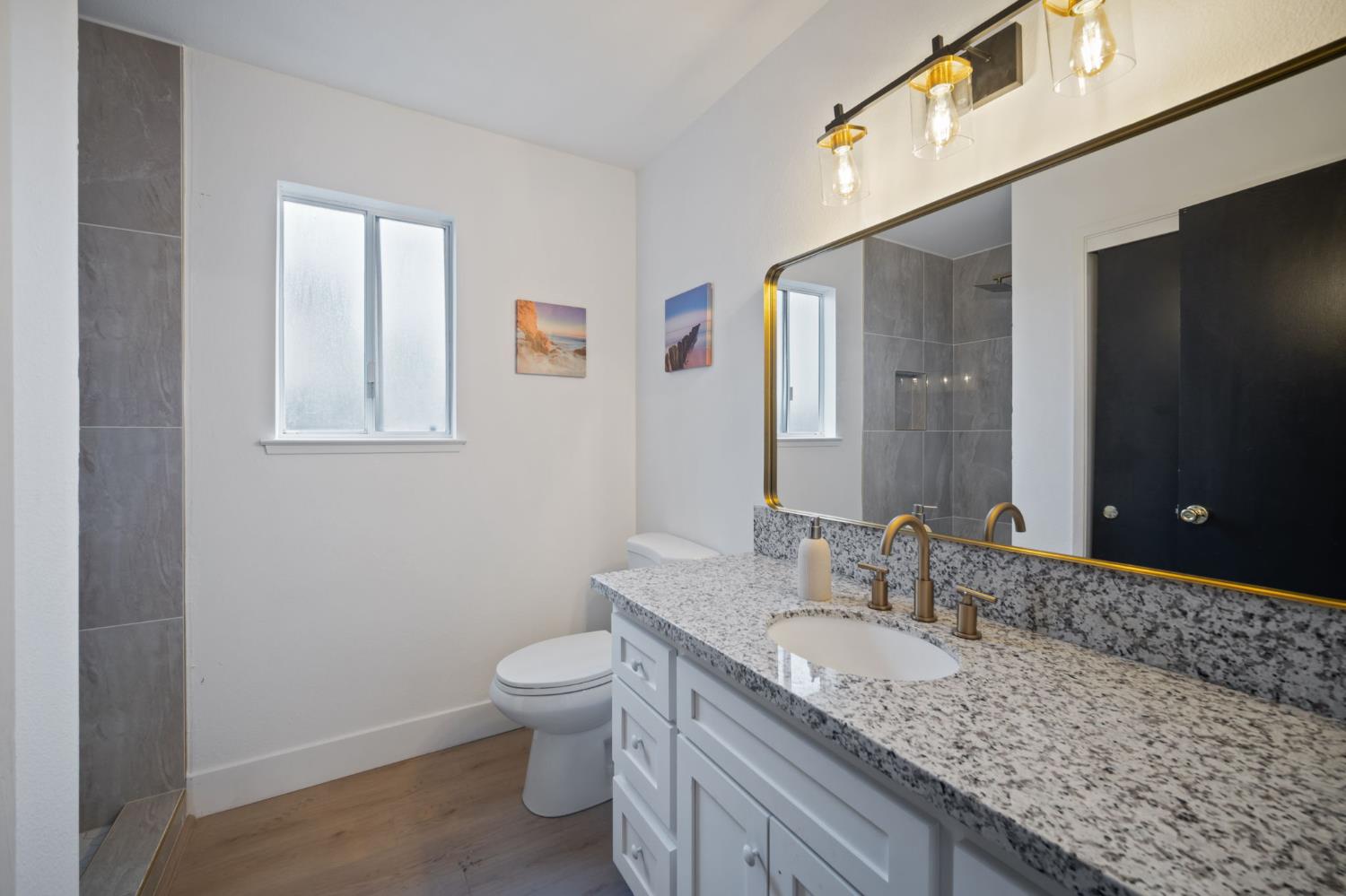 2932 Claremont Ave, Clovis, CA 93611