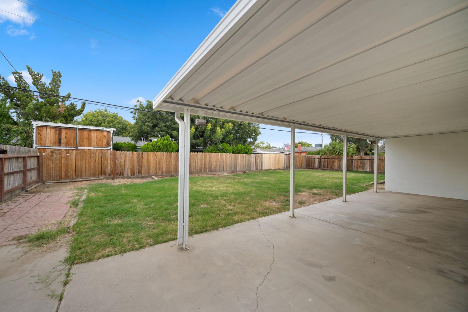 2932 Claremont Ave, Clovis, CA 93611