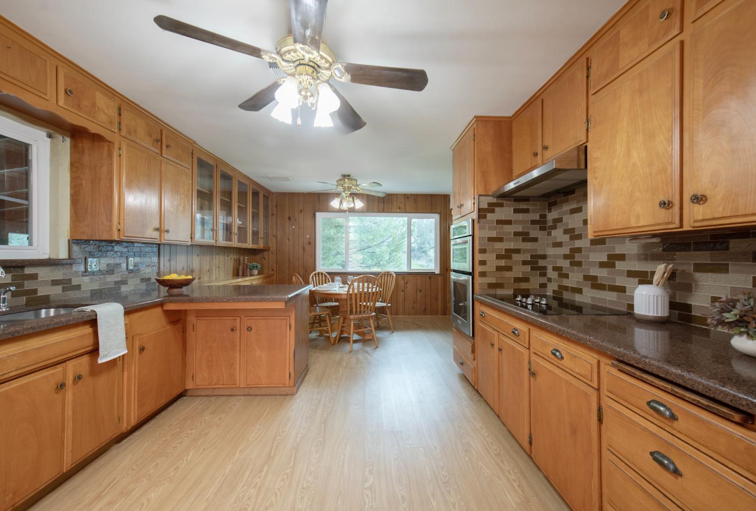 21256 Tollhouse Rd, Clovis, CA 93619