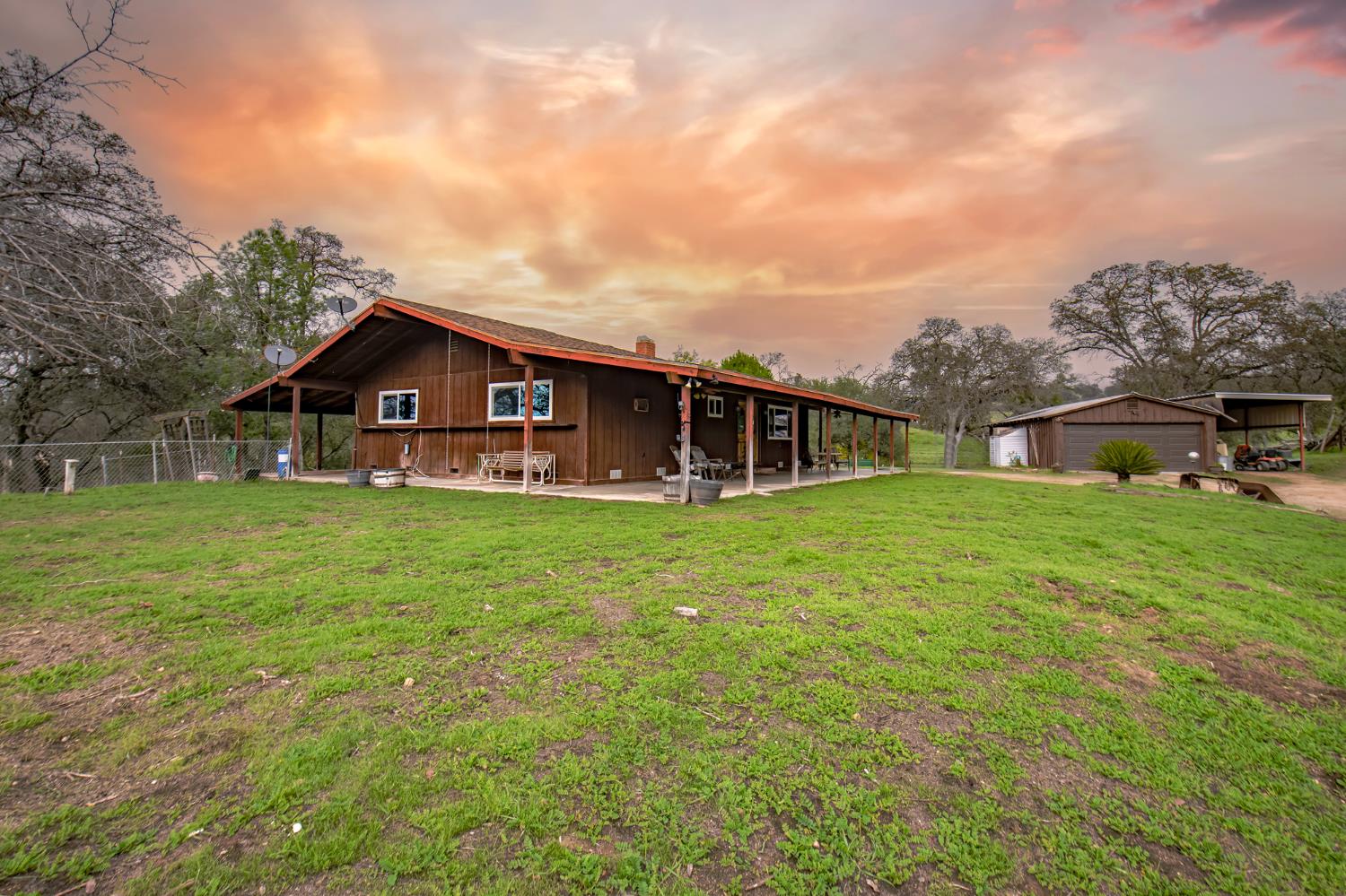 21256 Tollhouse Rd, Clovis, CA 93619