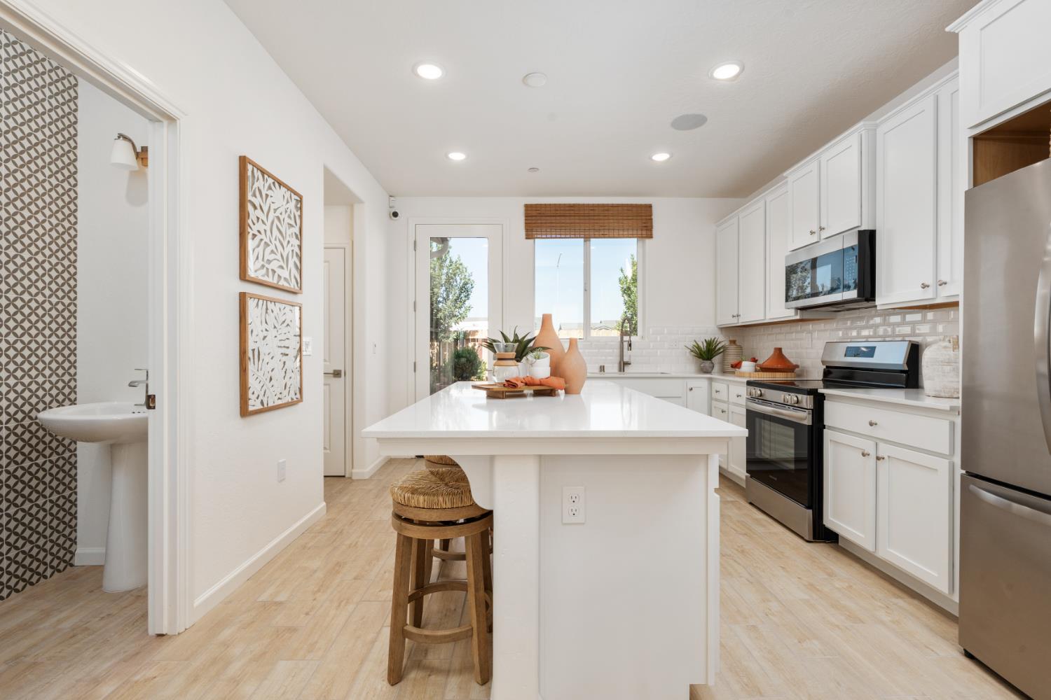 1525 Redbrick Ln, Clovis, CA 93619