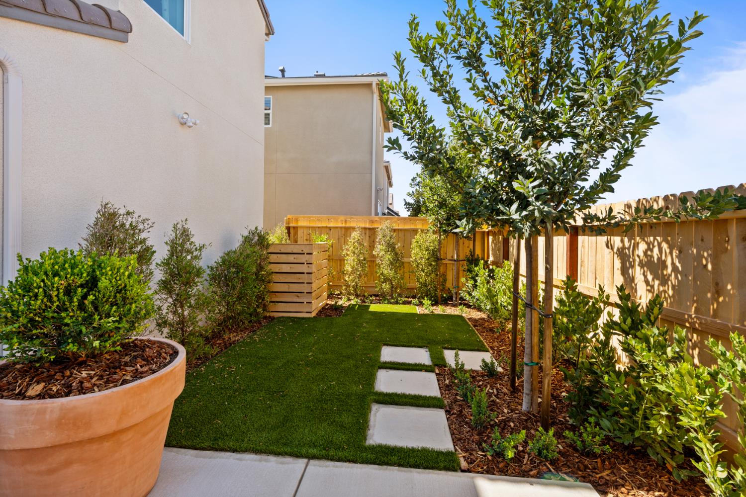 1525 Redbrick Ln, Clovis, CA 93619