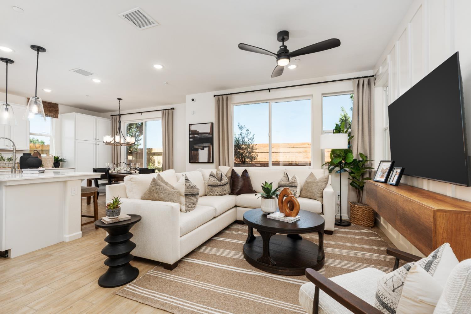 1543 Redbrick Ln, Clovis, CA 93619